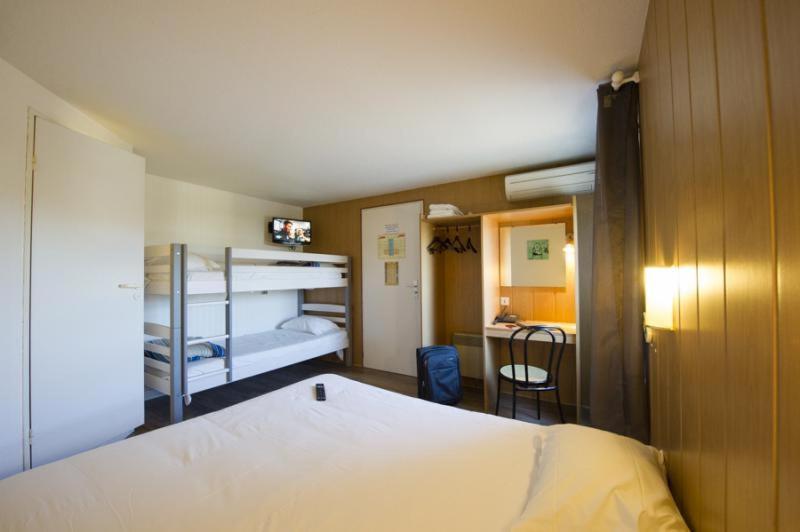 Brit Hotel Essentiel Pau Лескар Экстерьер фото