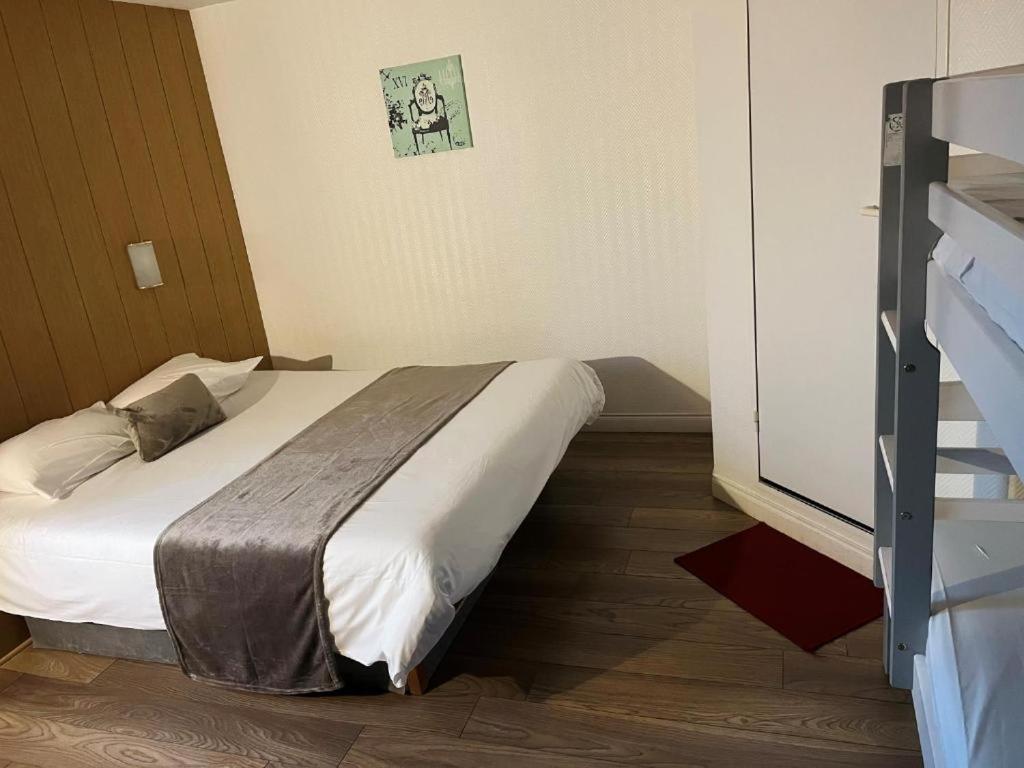Brit Hotel Essentiel Pau Лескар Экстерьер фото