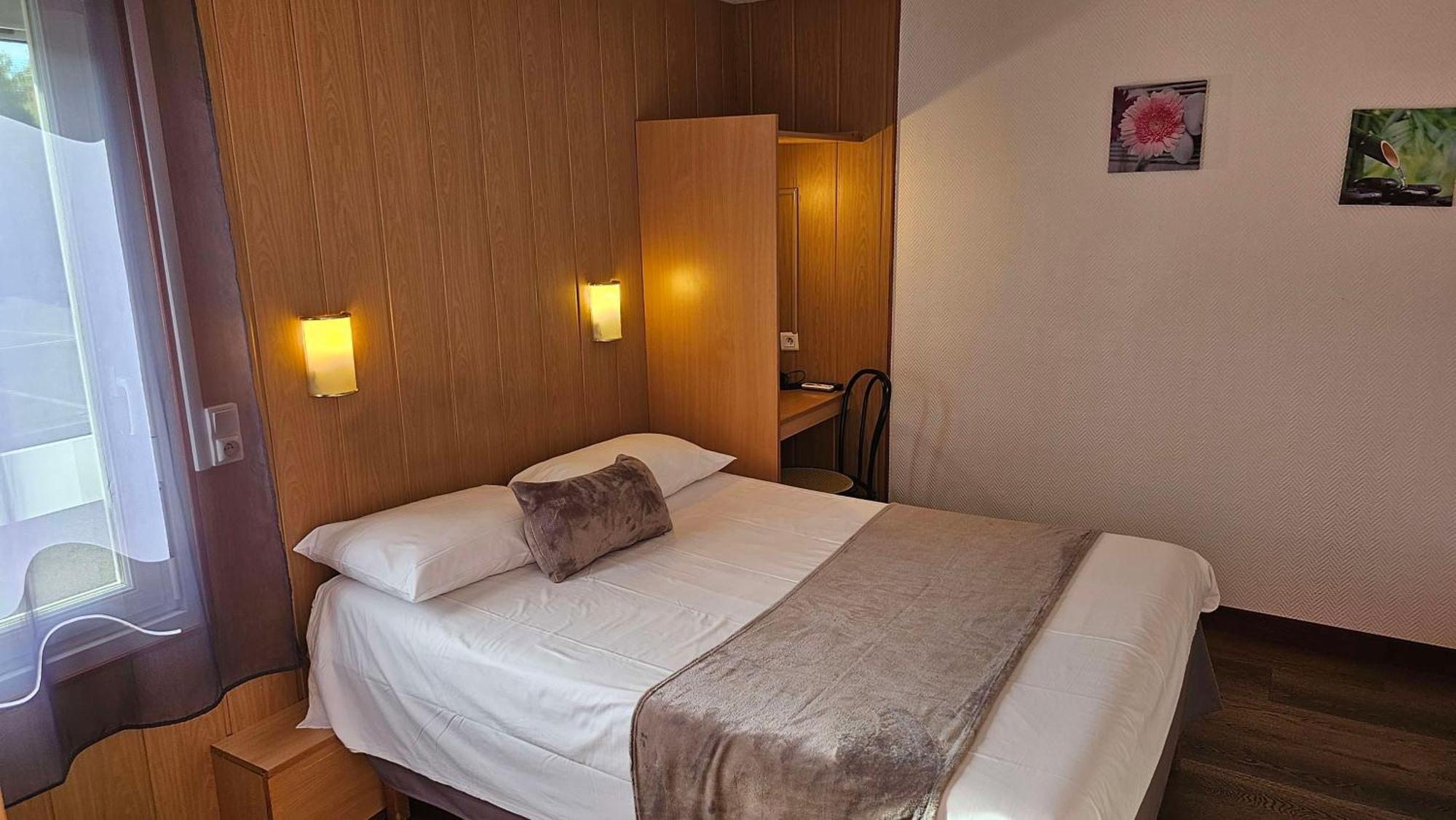 Brit Hotel Essentiel Pau Лескар Экстерьер фото